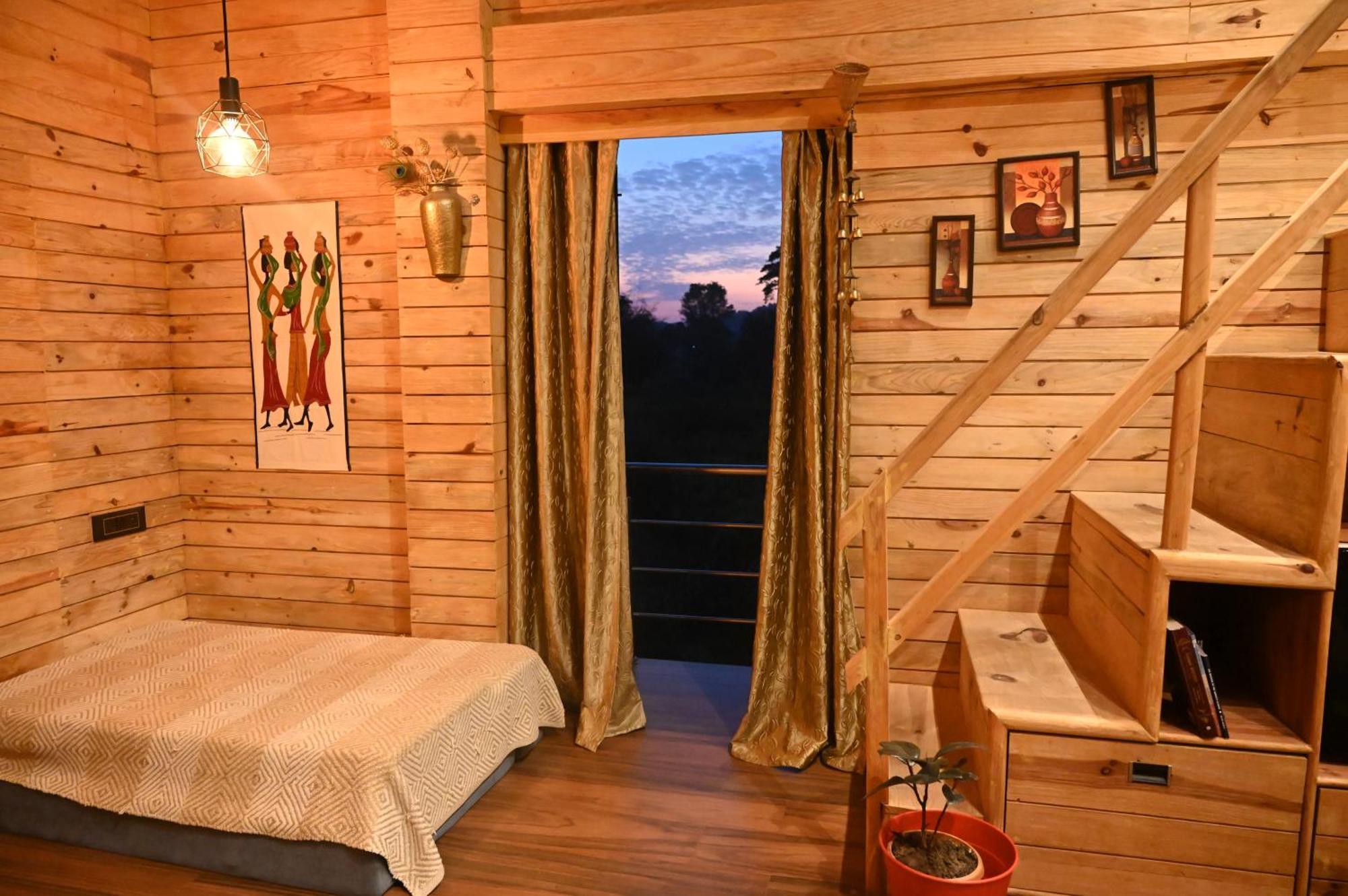 Bed and Breakfast The Cabin By The Bayou à Guwahati Extérieur photo